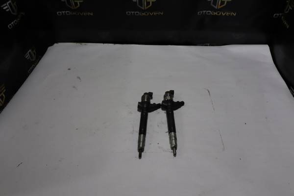 FORD TRANSİT 100 L-S-V ÇIKMA PARÇA TRANSİT V347 ENJEKTÖR (2)